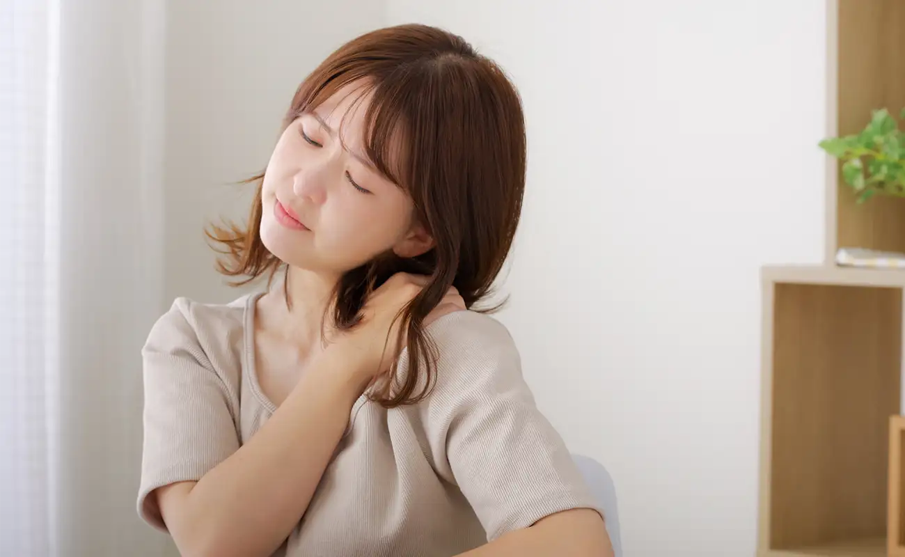 寝違えて首が痛くなってしまったら…… 首の寝違え